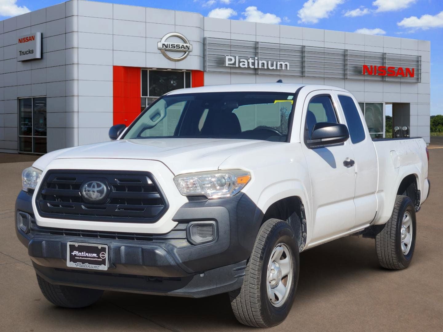 Used 2018 Toyota Tacoma SR with VIN 5TFRX5GN7JX121375 for sale in Denison, TX