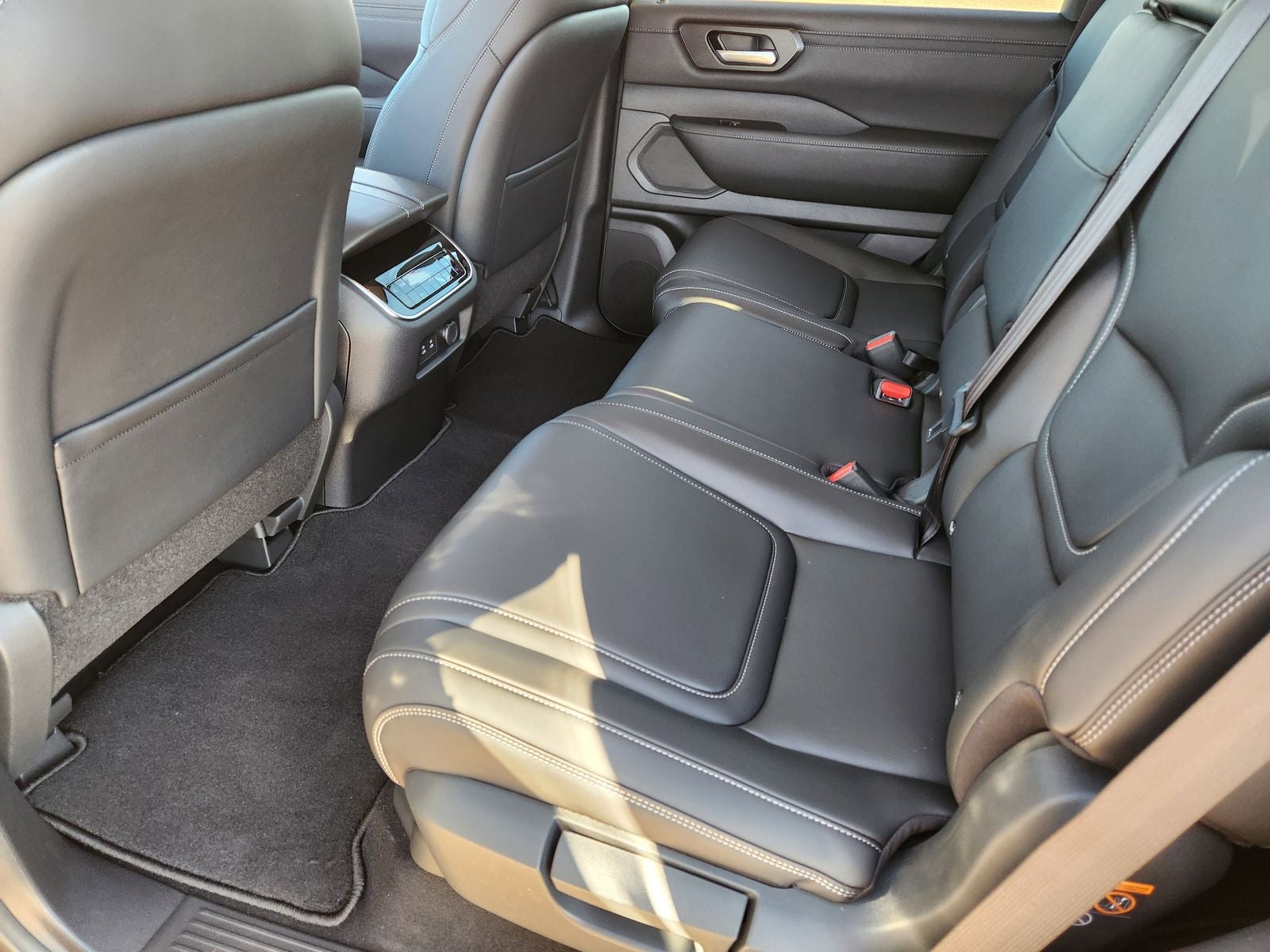 2026 Nissan Armada SV