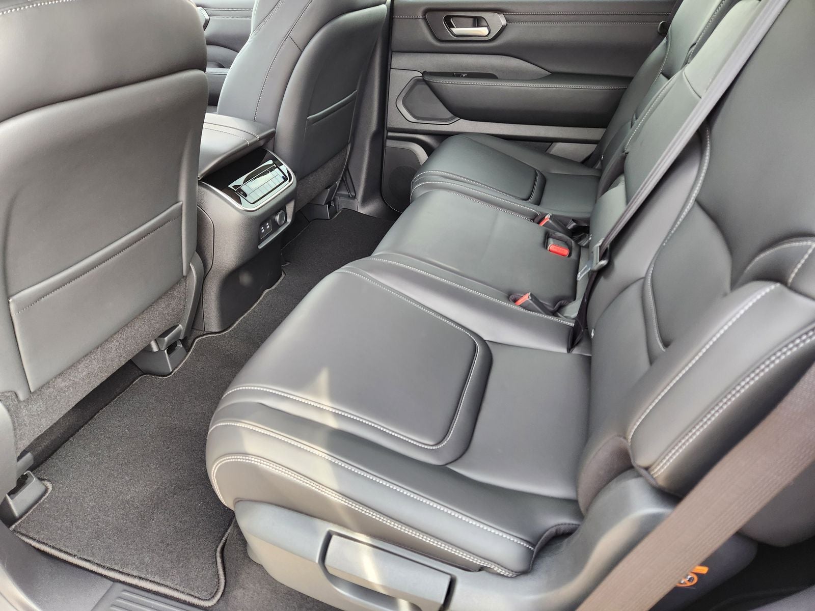 2026 Nissan Armada SV