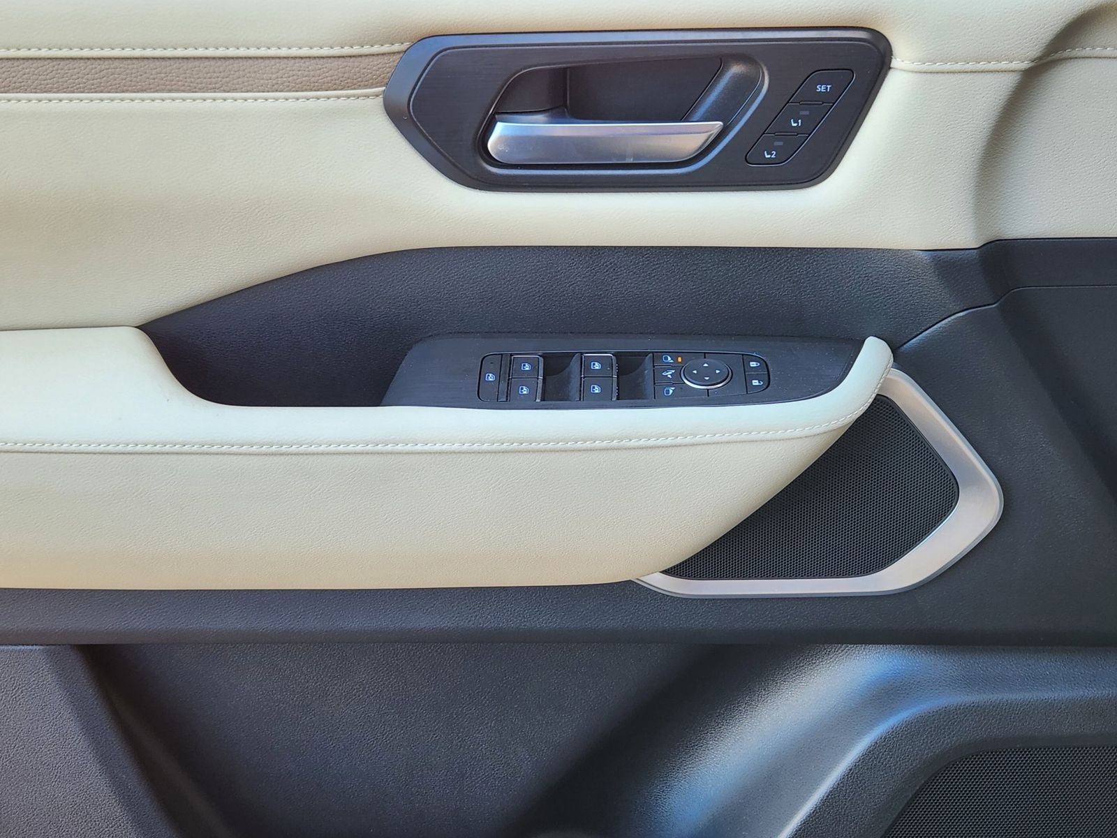 2025 Nissan Armada Platinum