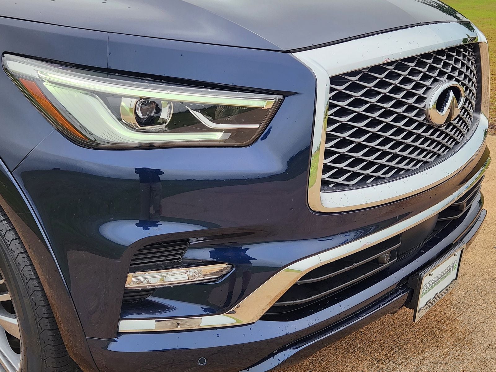 2024 INFINITI QX80 LUXE