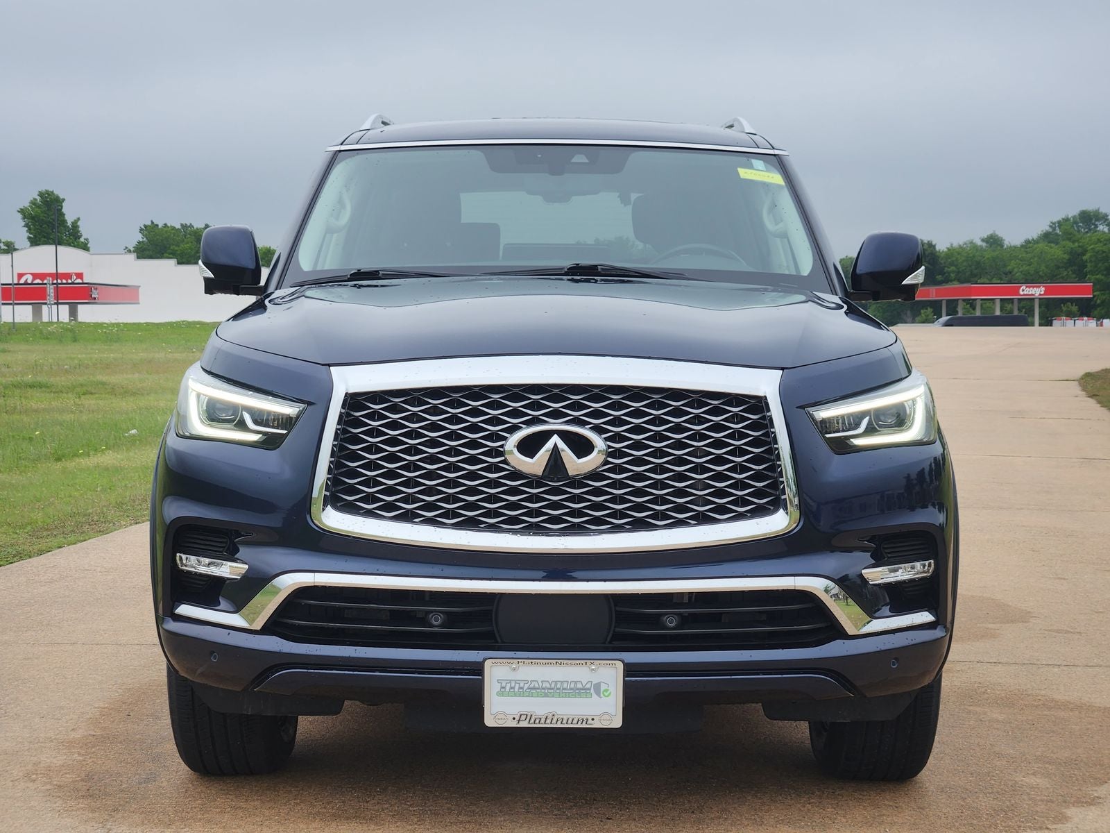 2024 INFINITI QX80 LUXE