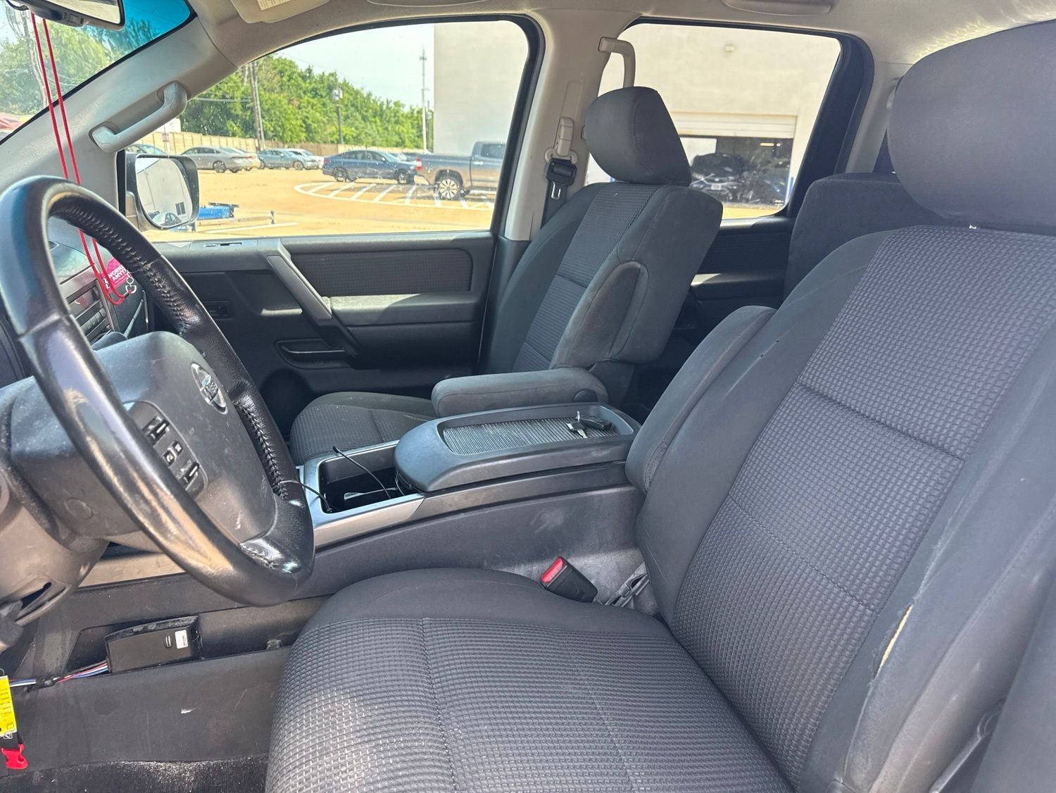 2012 Nissan Titan SV