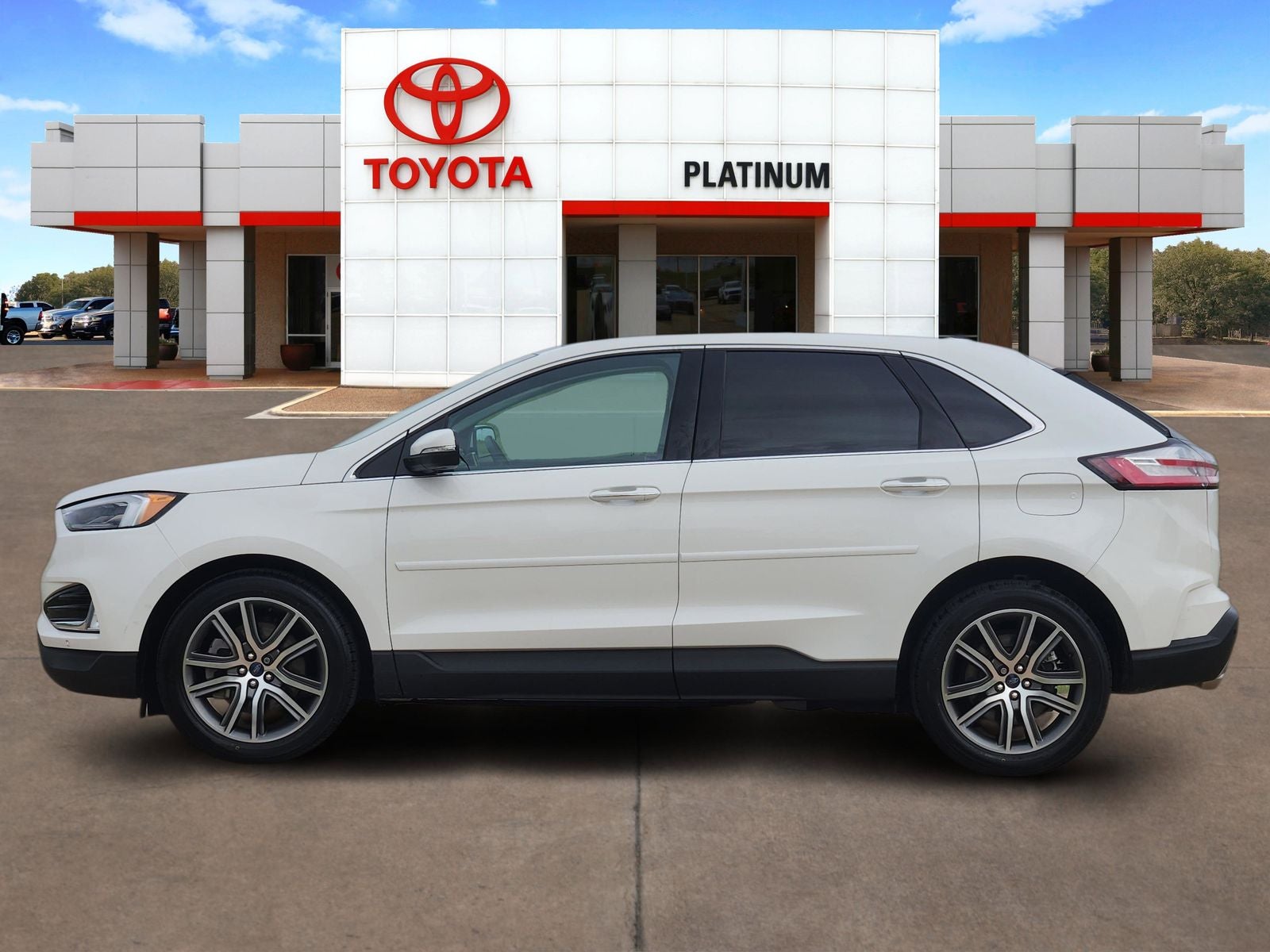 2022 Ford Edge Titanium
