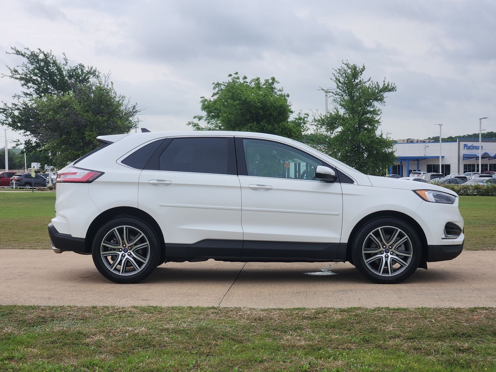 2022 Ford Edge Titanium