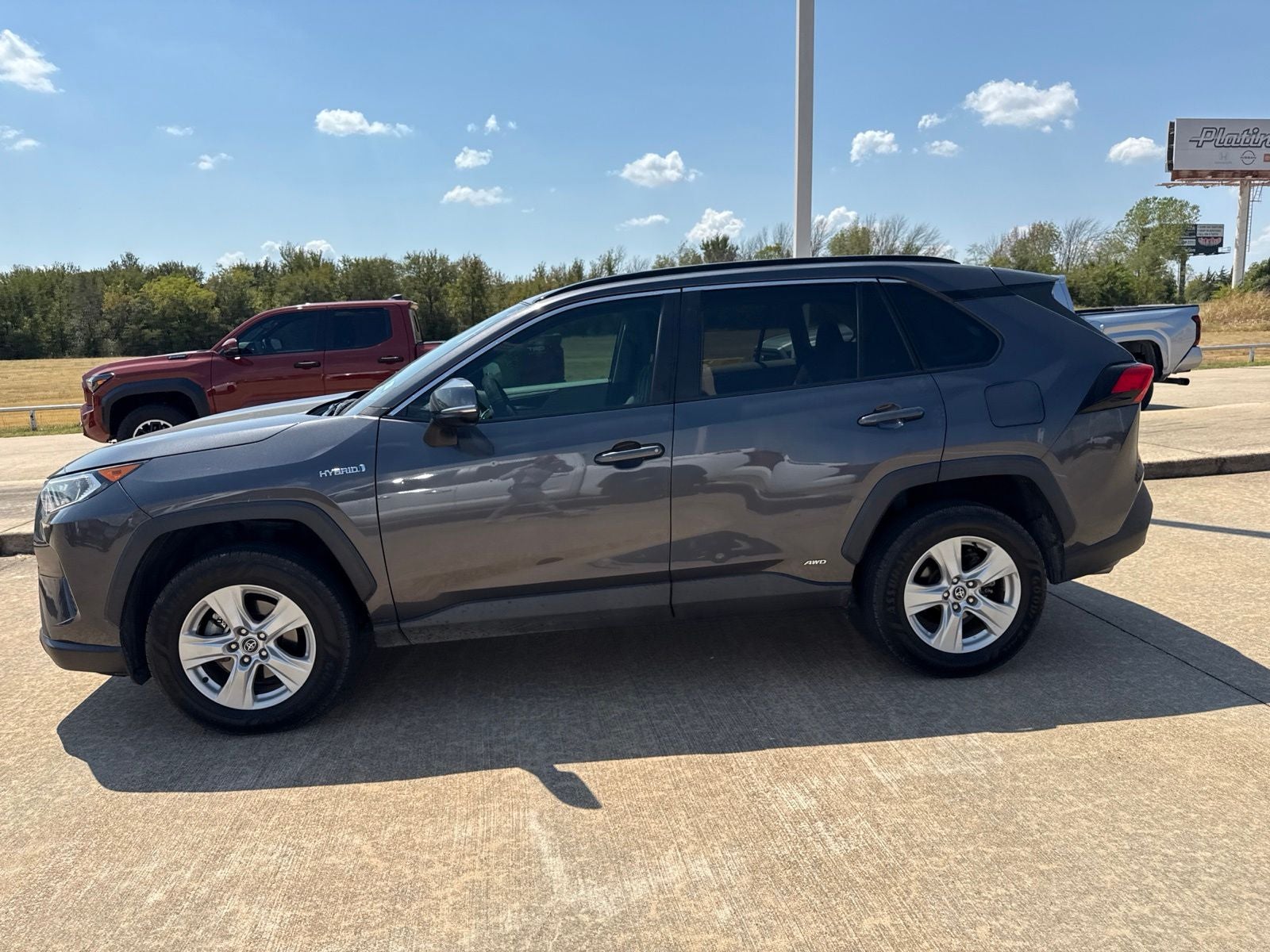 2020 Toyota RAV4 Hybrid XLE