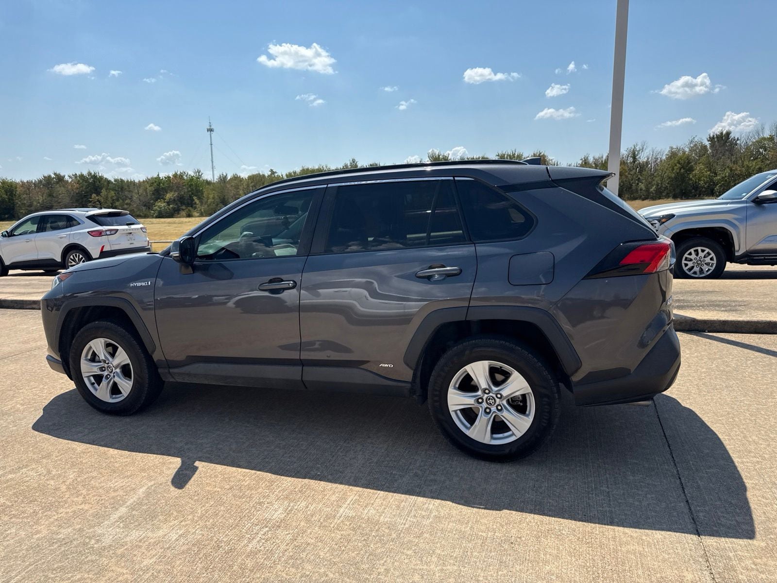2020 Toyota RAV4 Hybrid XLE