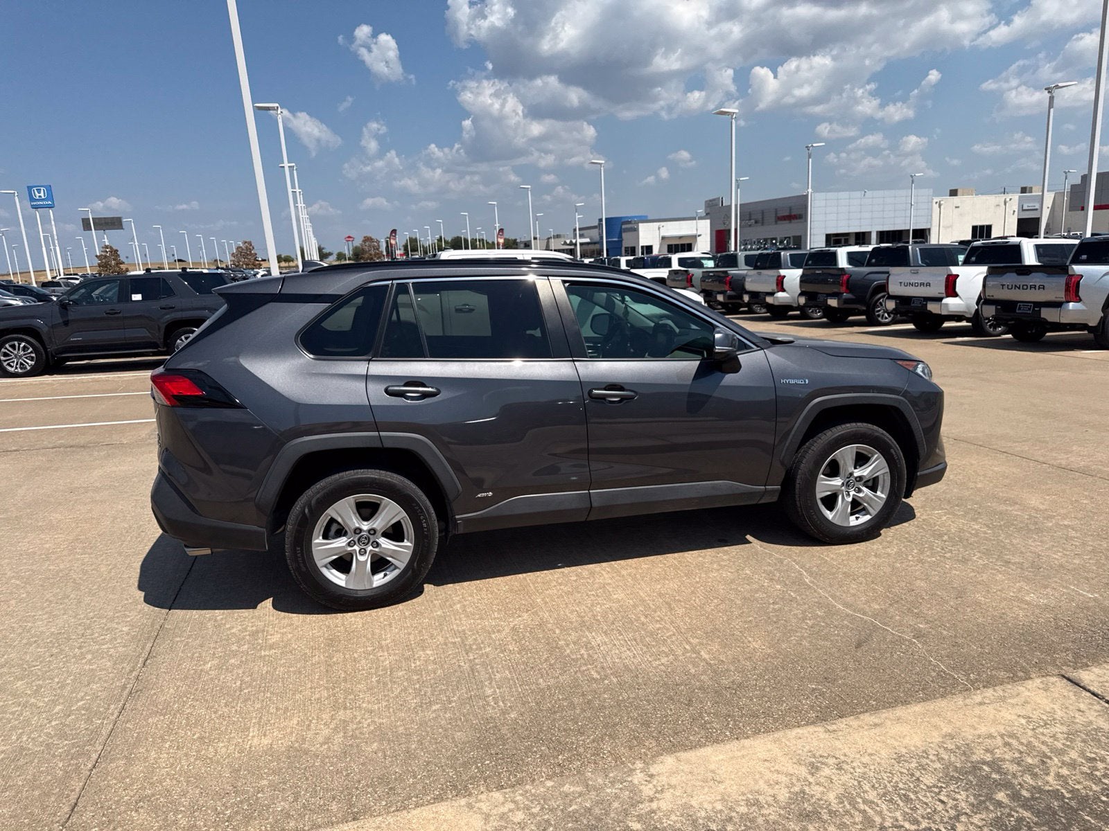 2020 Toyota RAV4 Hybrid XLE