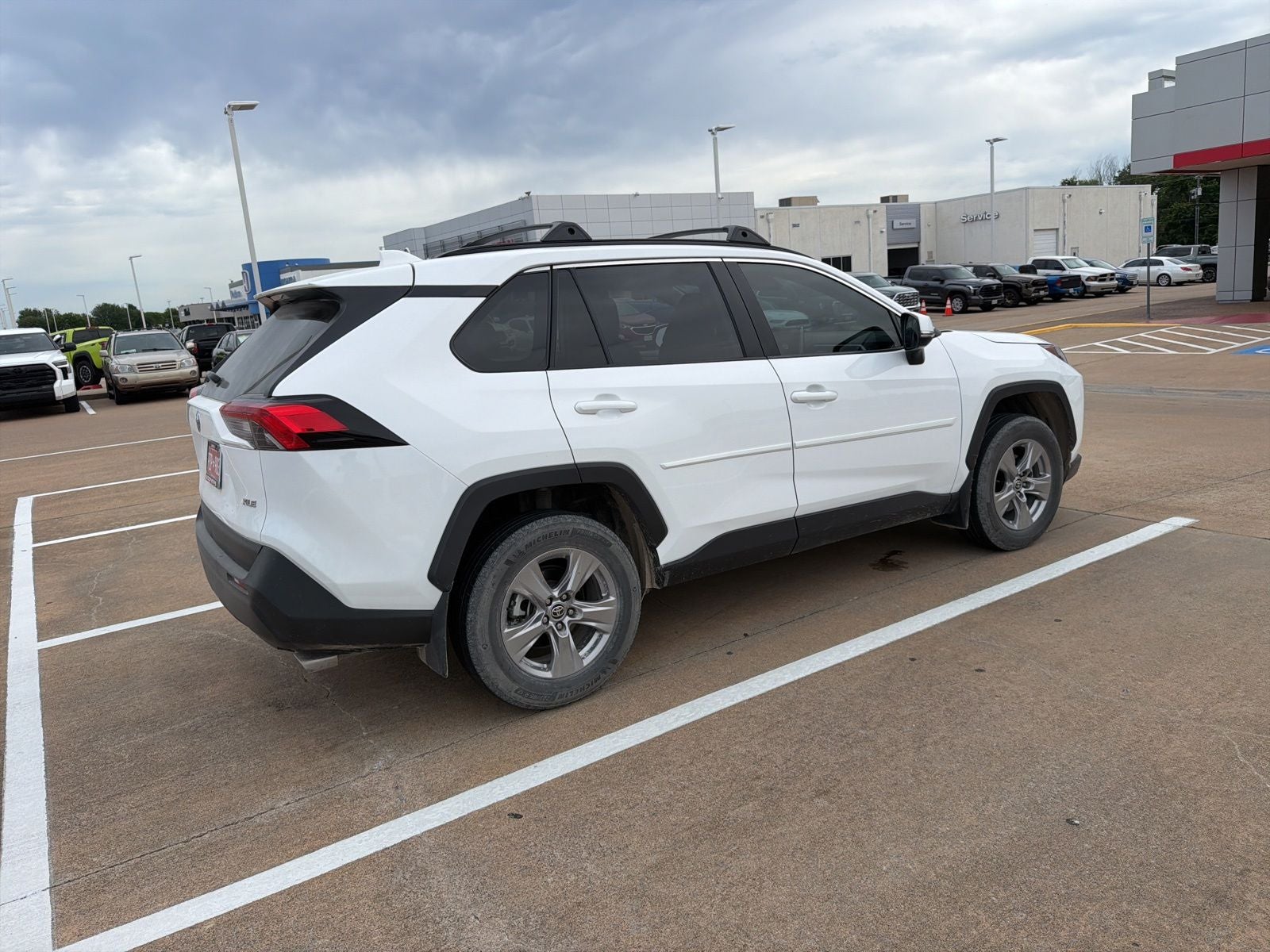 2023 Toyota RAV4 XLE
