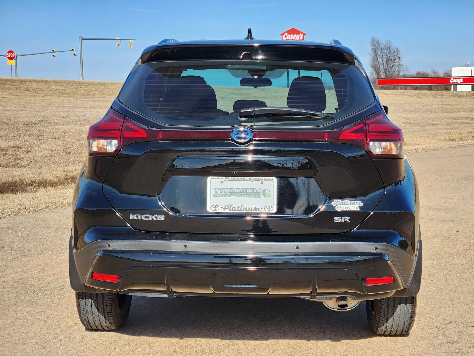 2021 Nissan Kicks SR