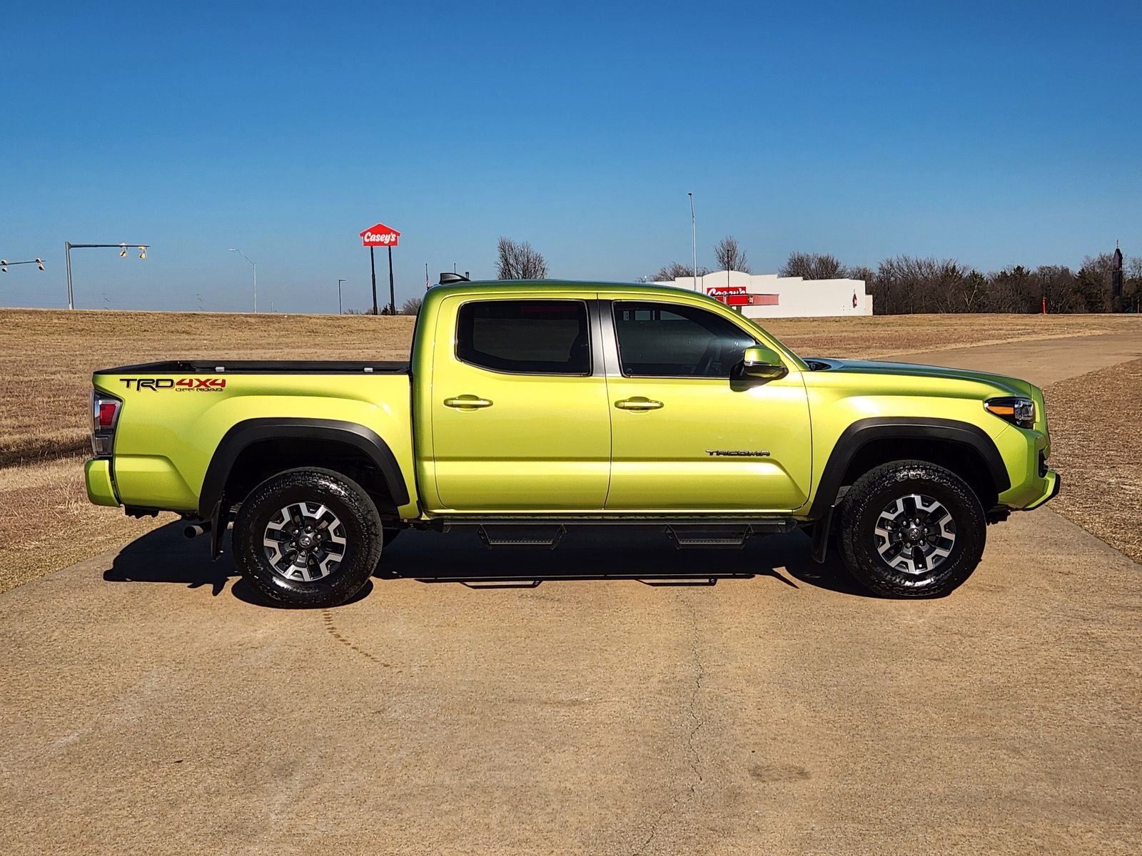 2023 Toyota Tacoma 4WD TRD Off-Road V6