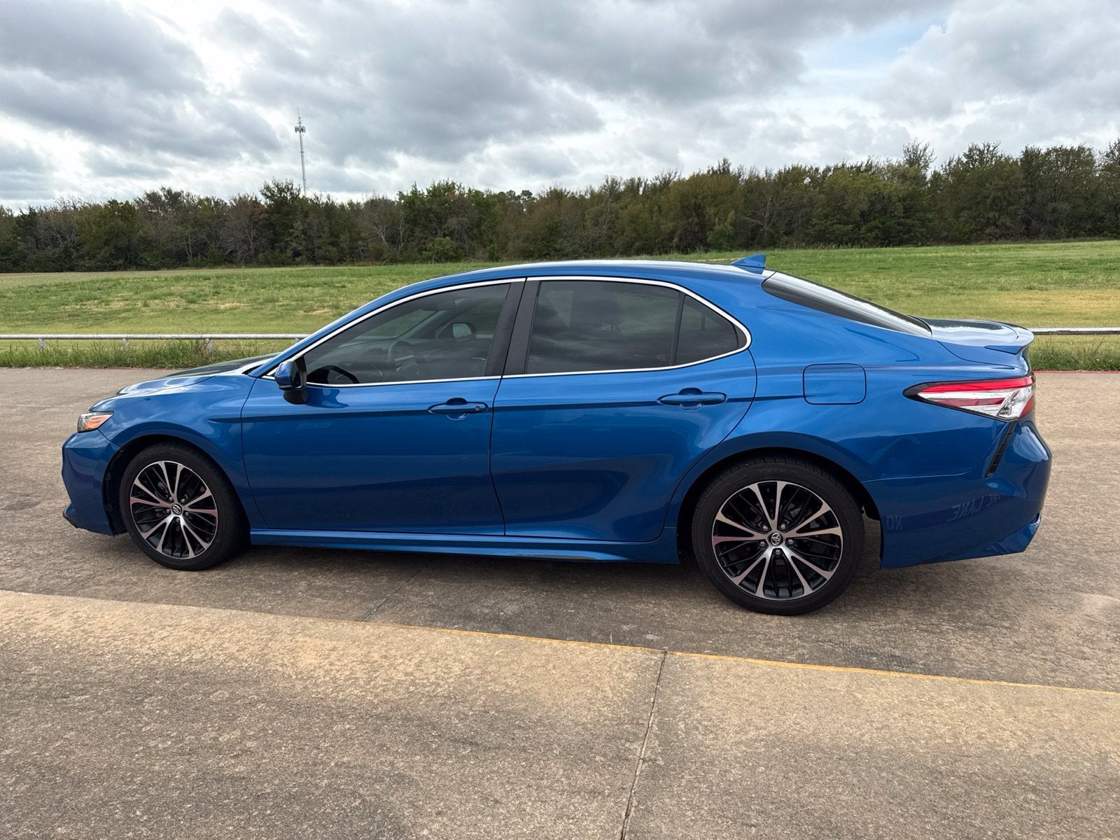 2020 Toyota Camry SE