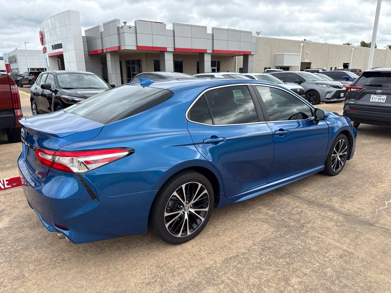 2020 Toyota Camry SE