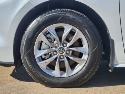 2025 Toyota Sienna XLE