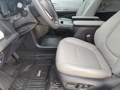 2025 Toyota Sienna XLE