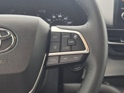 2025 Toyota Sienna XLE