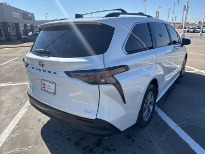 2025 Toyota Sienna XLE