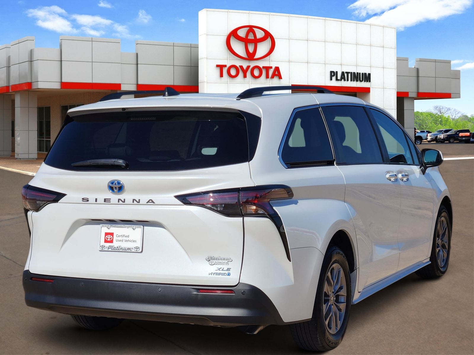 2023 Toyota Sienna XLE
