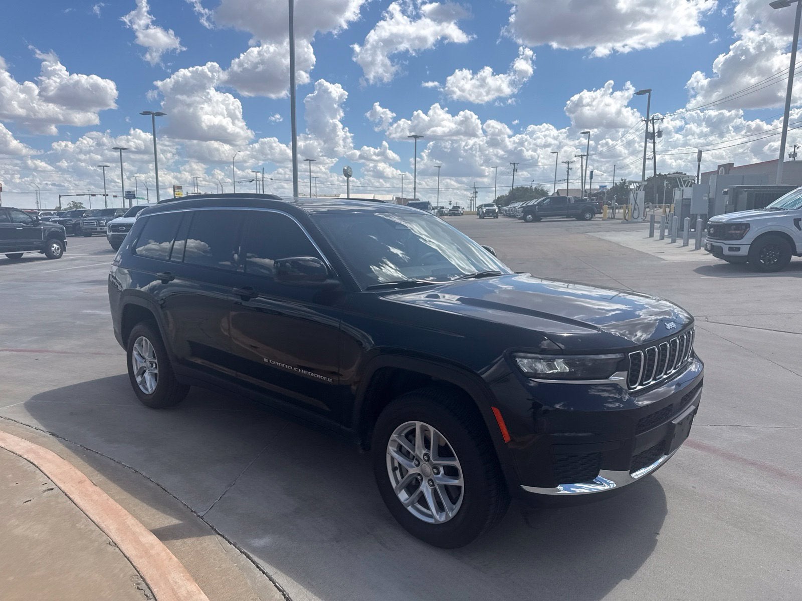 2025 Jeep Grand Cherokee L Laredo