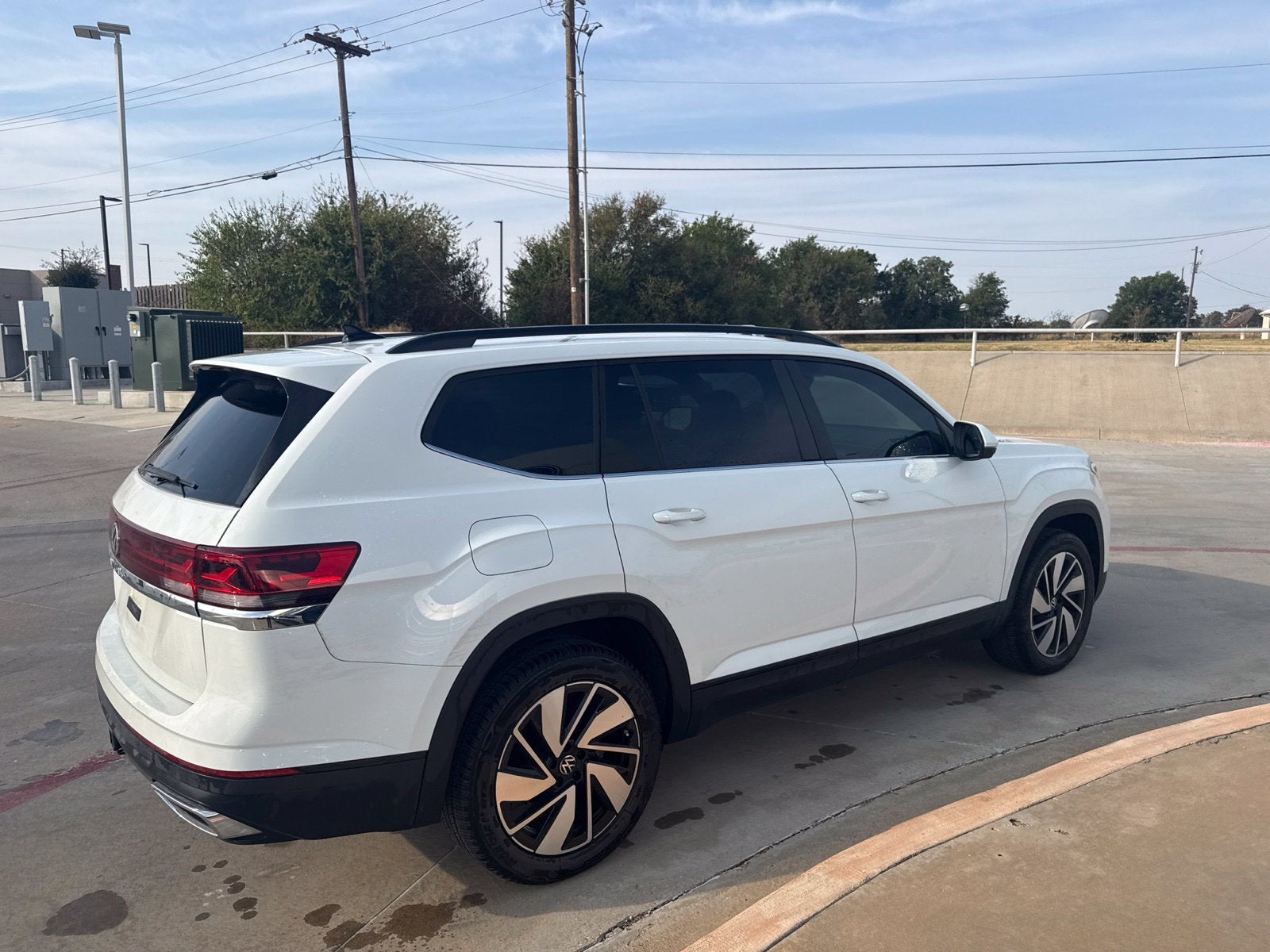 2024 Volkswagen Atlas 2.0T SE w/Technology
