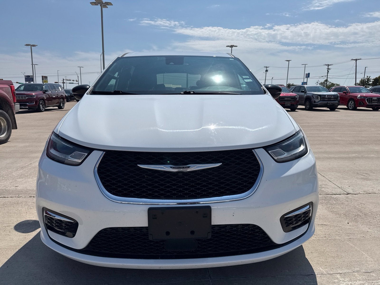 2025 Chrysler Pacifica Select