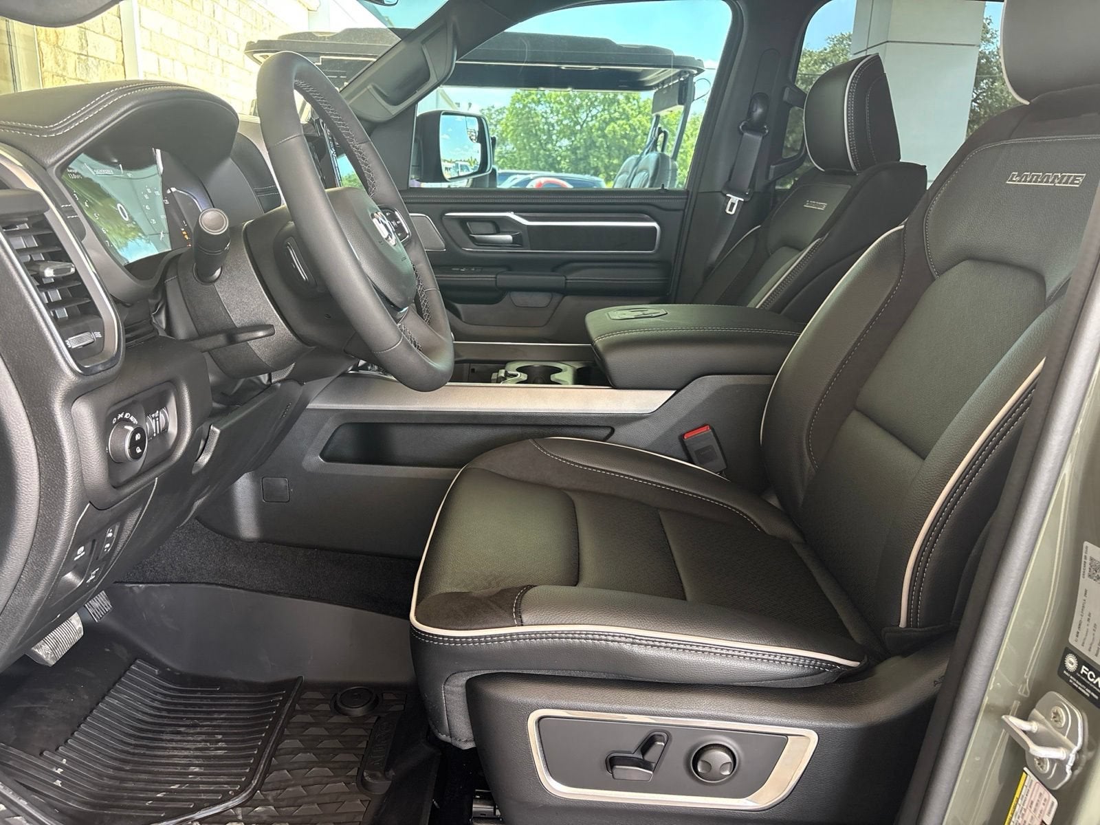 2026 RAM 1500 Laramie Crew Cab 4x4 5'7" Box