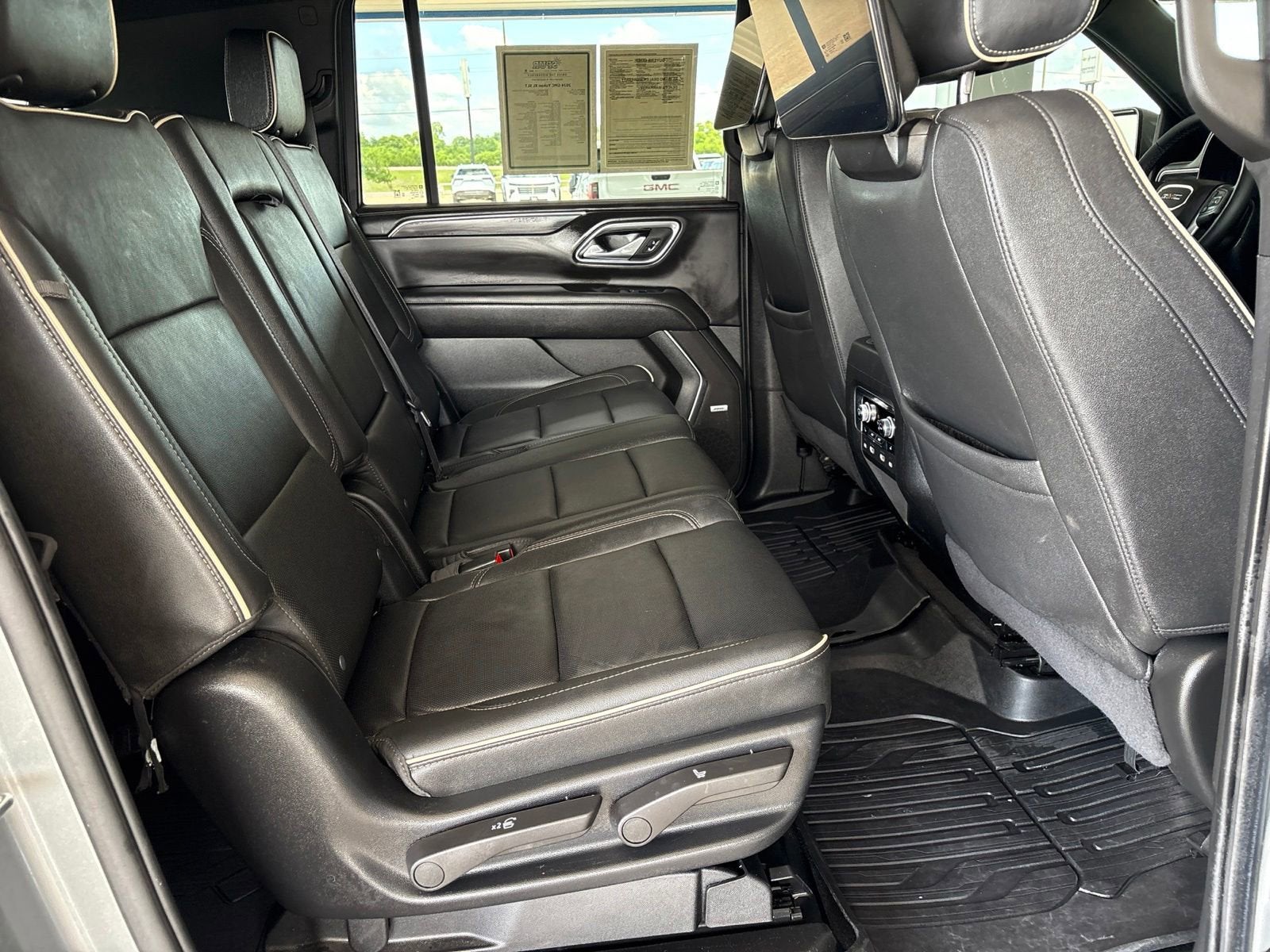 2024 GMC Yukon XL SLT
