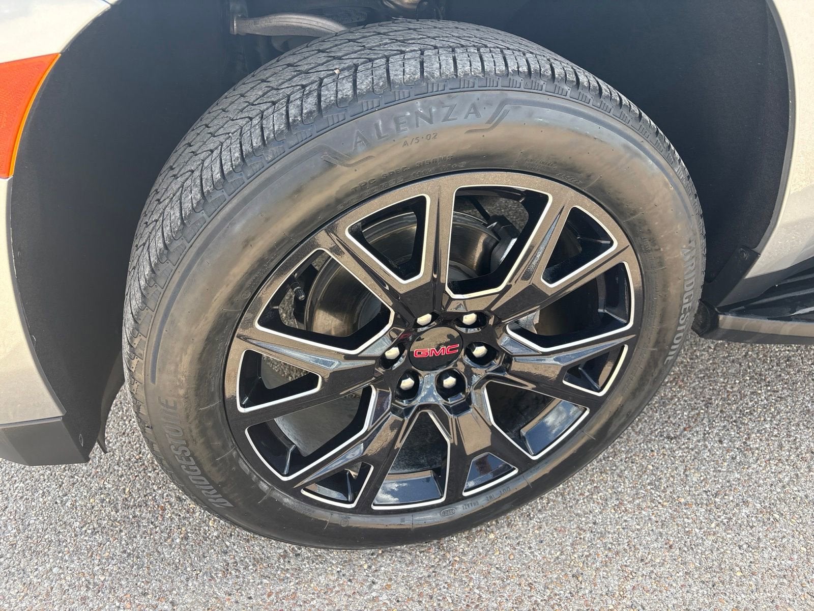 2024 GMC Yukon XL SLT