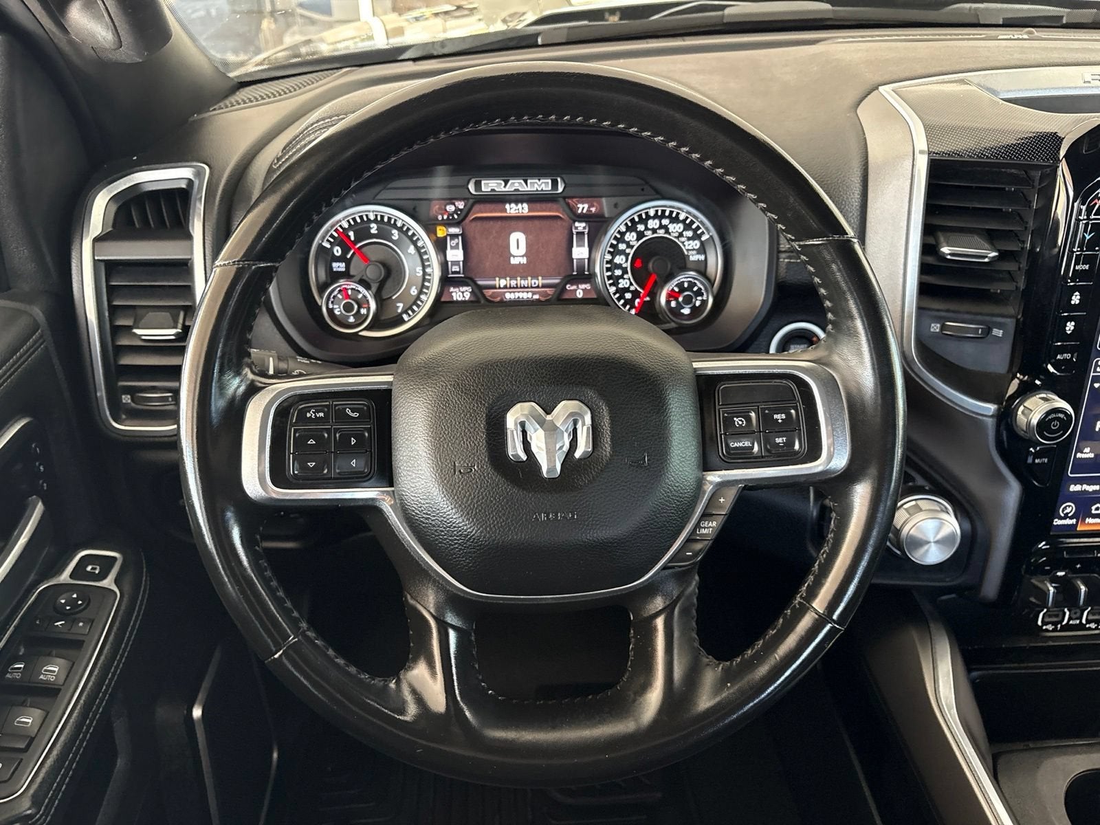 2022 RAM 2500 Laramie Crew Cab 4x4 6'4" Box