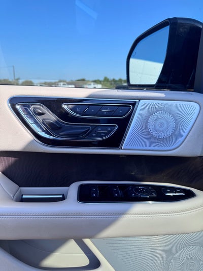 2021 Lincoln Navegador Reserve