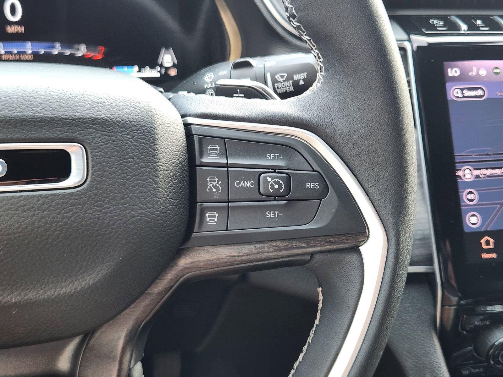 2025 Jeep Grand Cherokee Limited 4x2