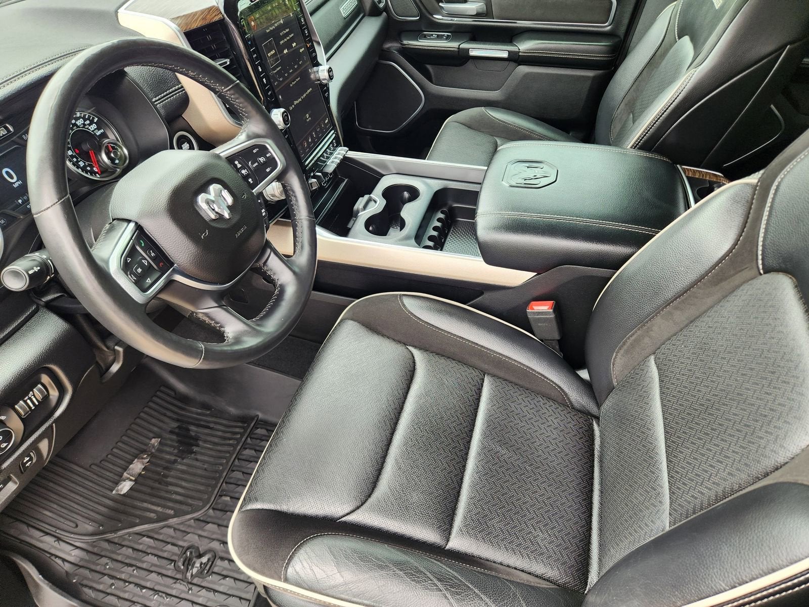 2019 RAM 1500 Laramie Crew Cab 4x2 5'7" Box
