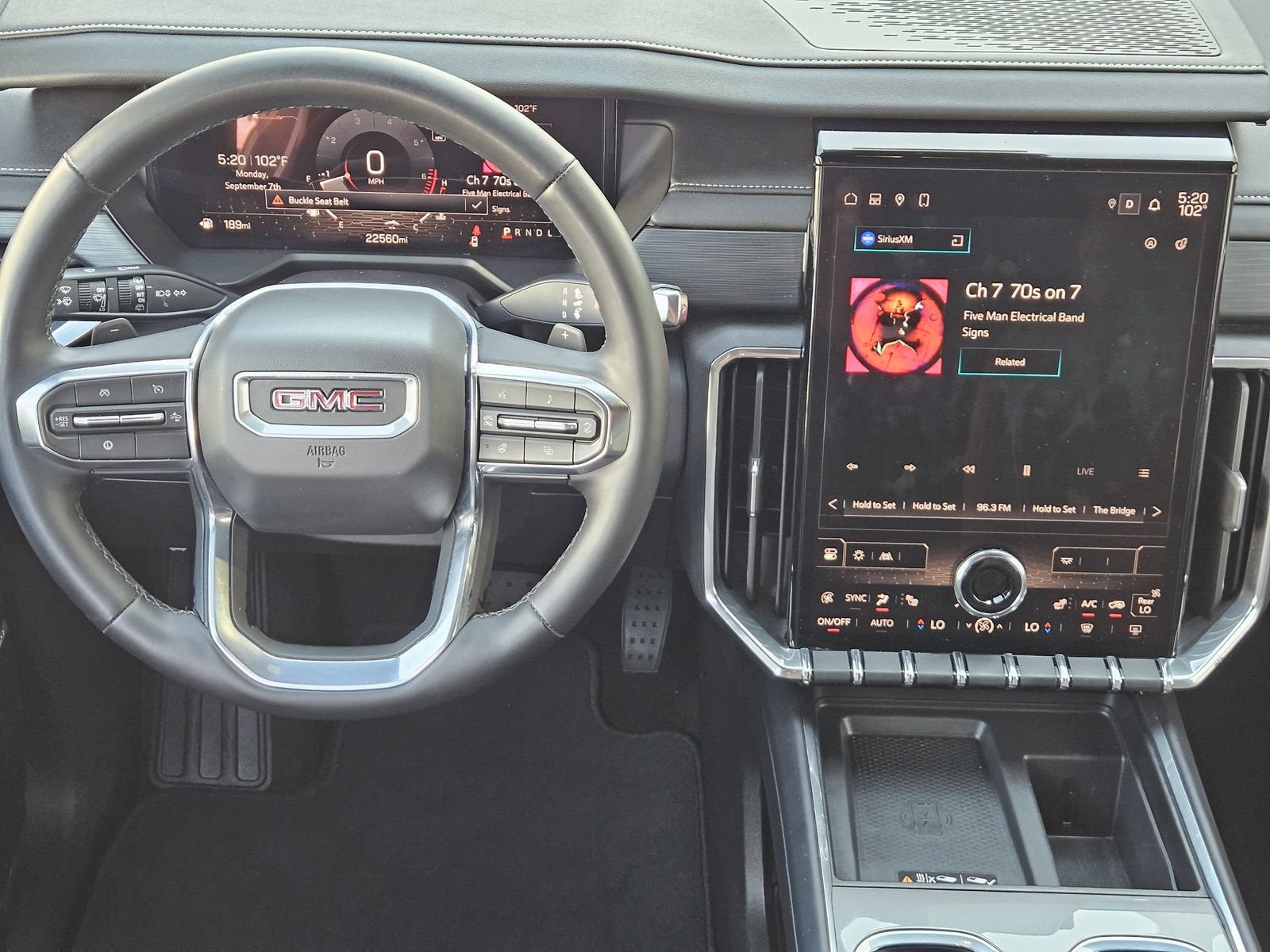 2025 GMC Acadia Elevation