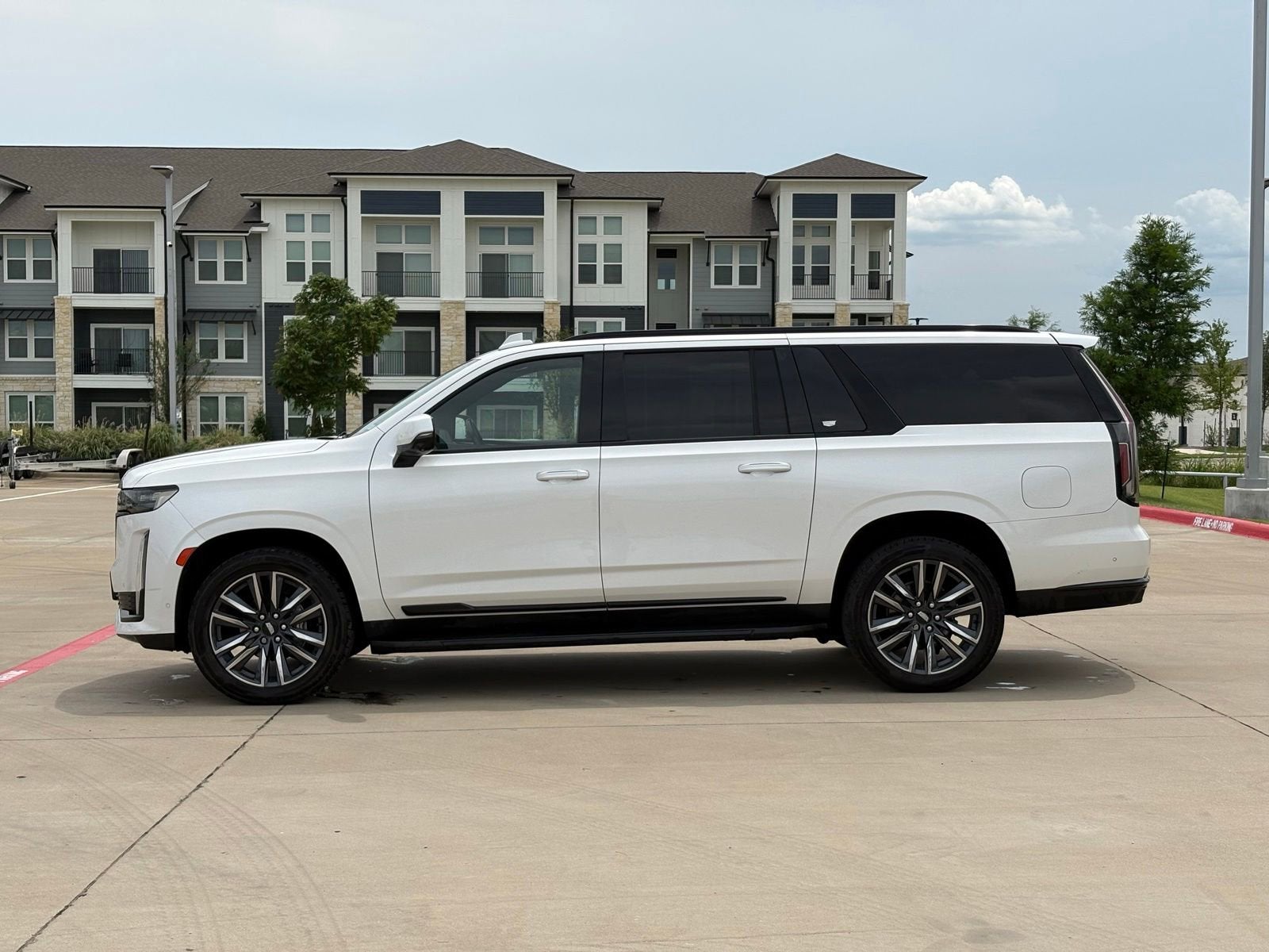 2023 Cadillac Escalade ESV Sport