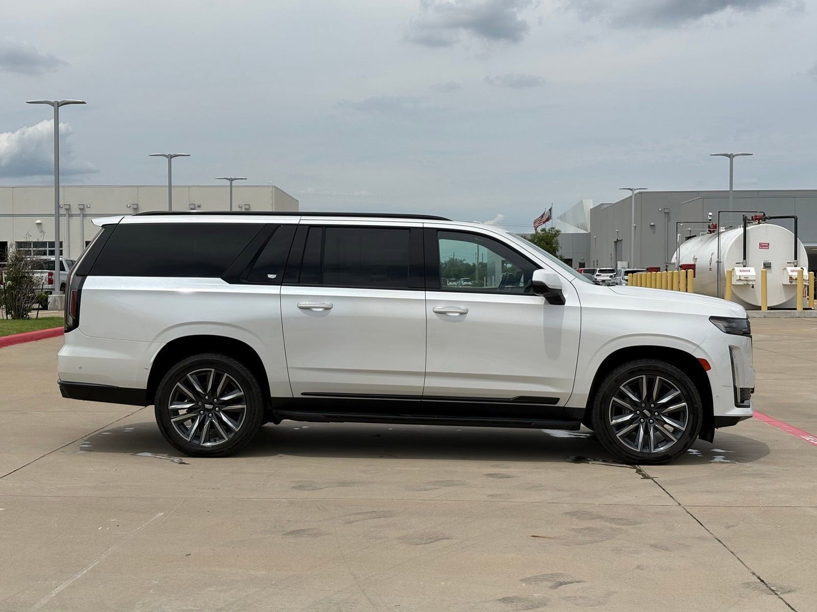2023 Cadillac Escalade ESV Sport