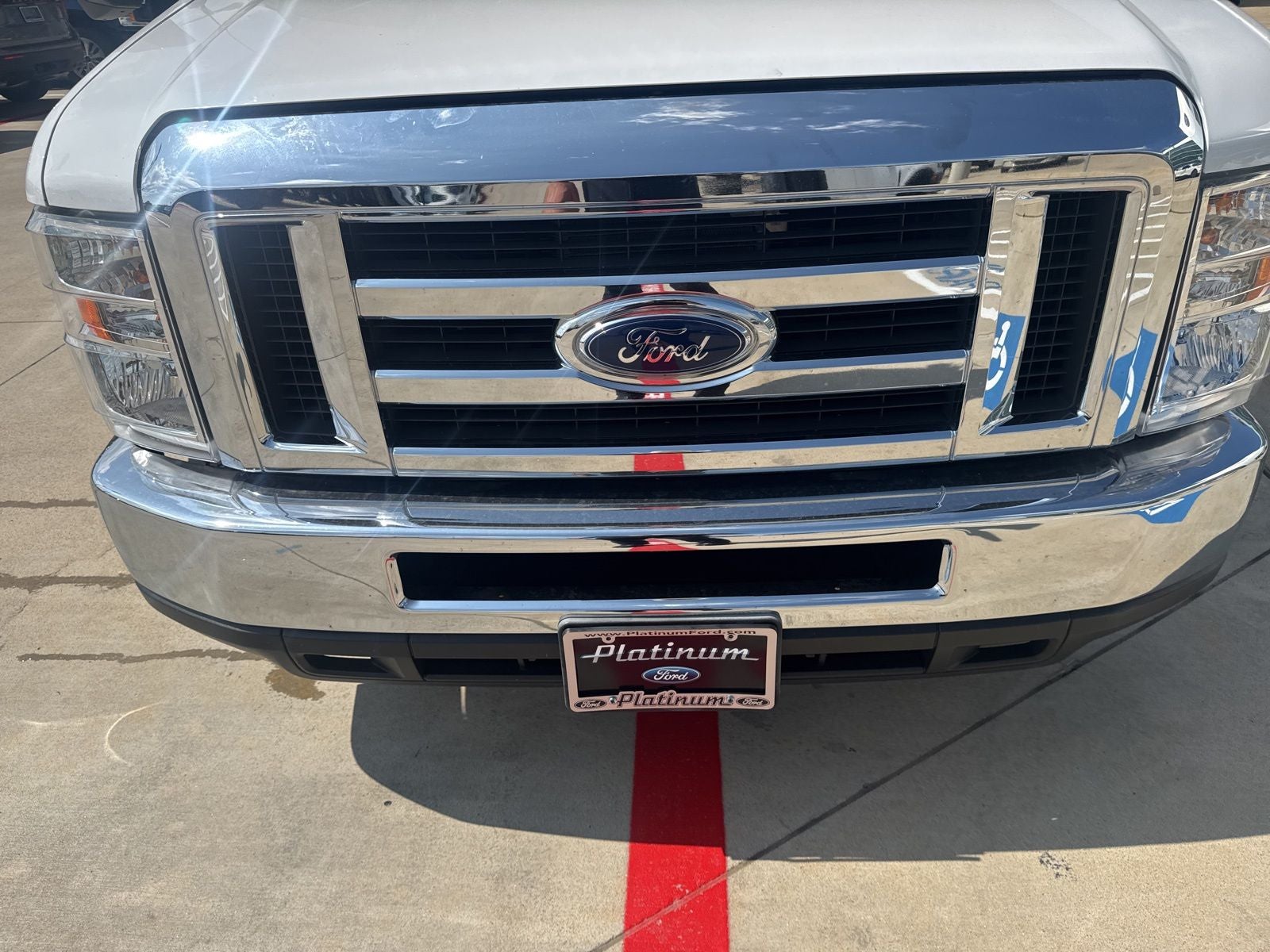 2018 Ford E-450SD Base