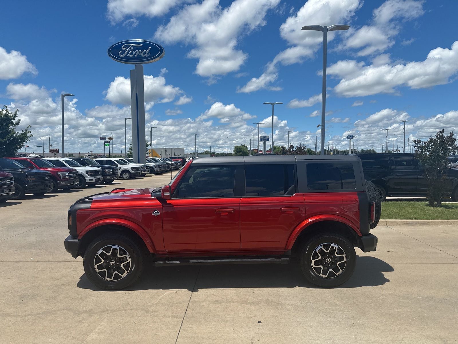 2024 Ford Bronco Outer Banks