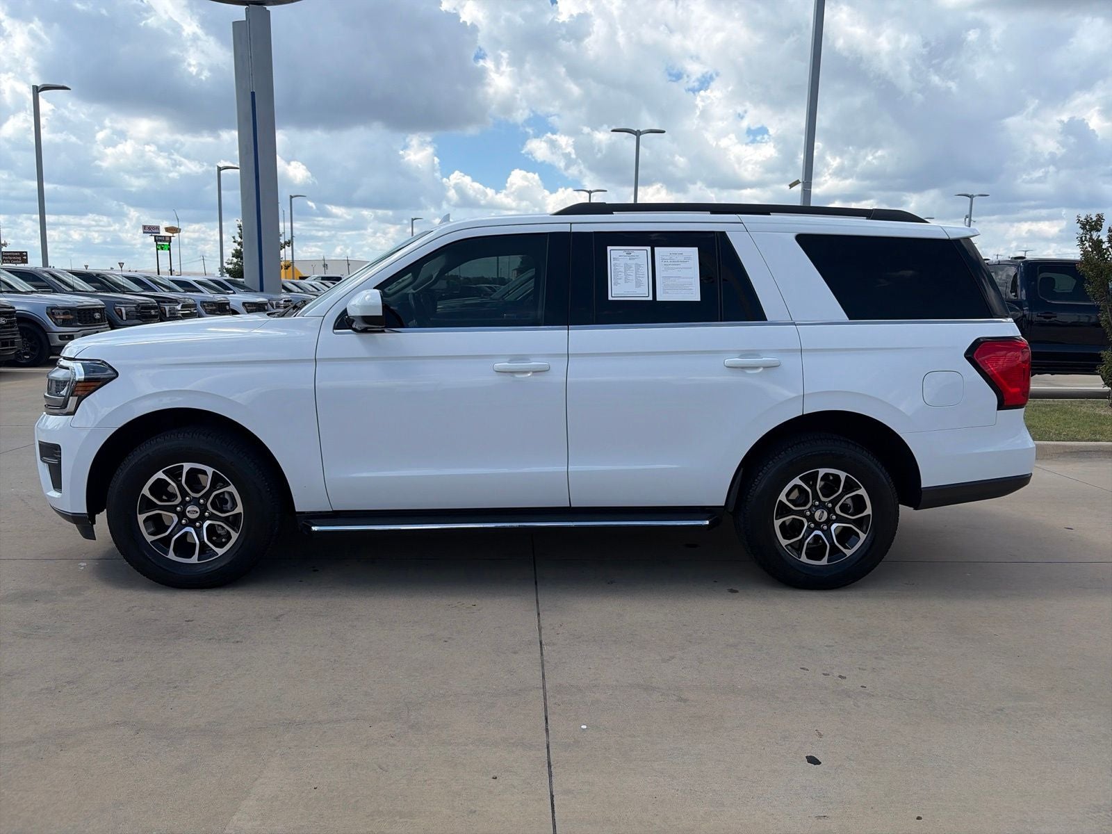 2023 Ford Expedition XLT