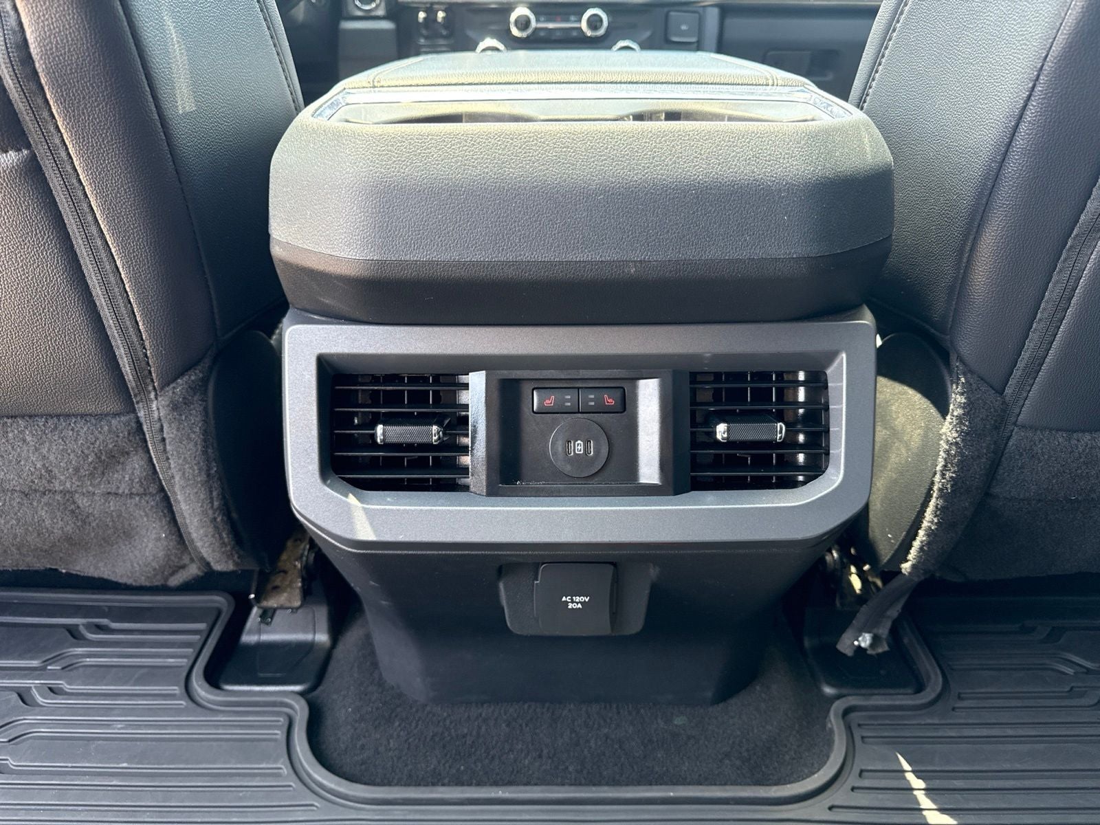 2025 Ford F-350SD Lariat DRW