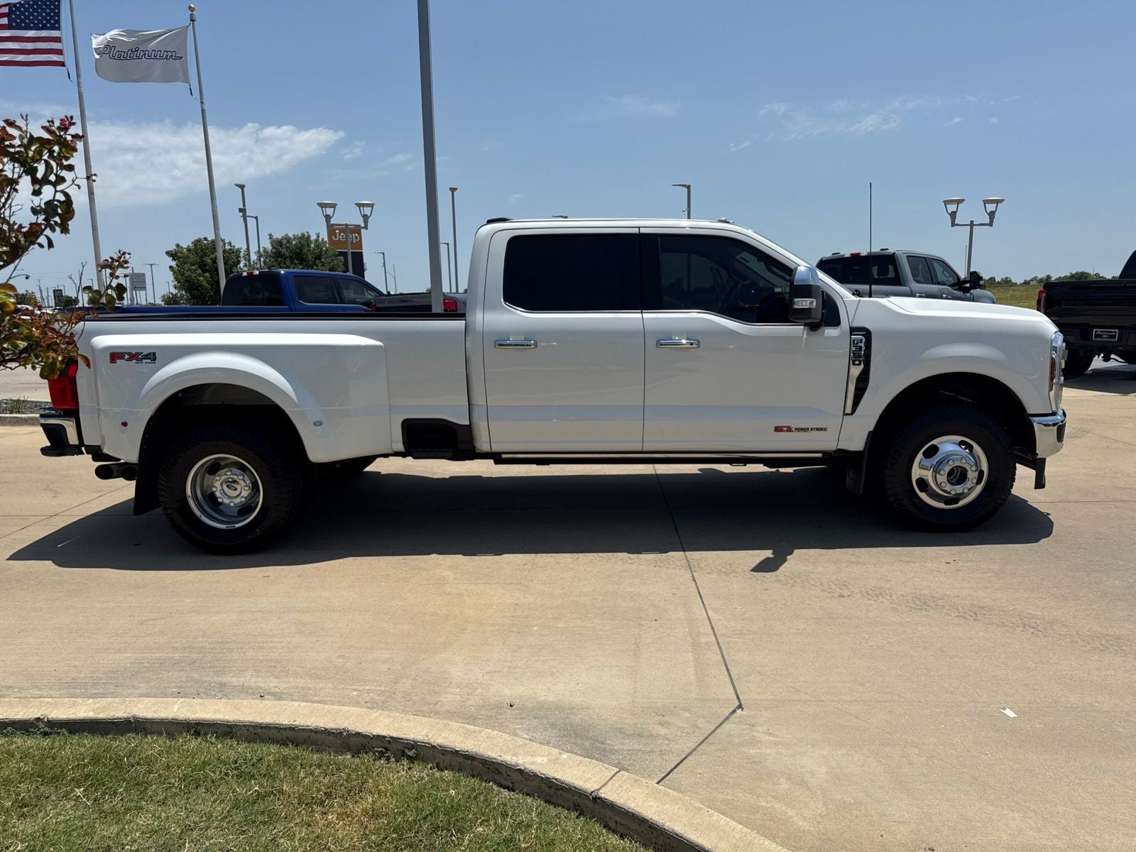 2025 Ford F-350SD Lariat DRW