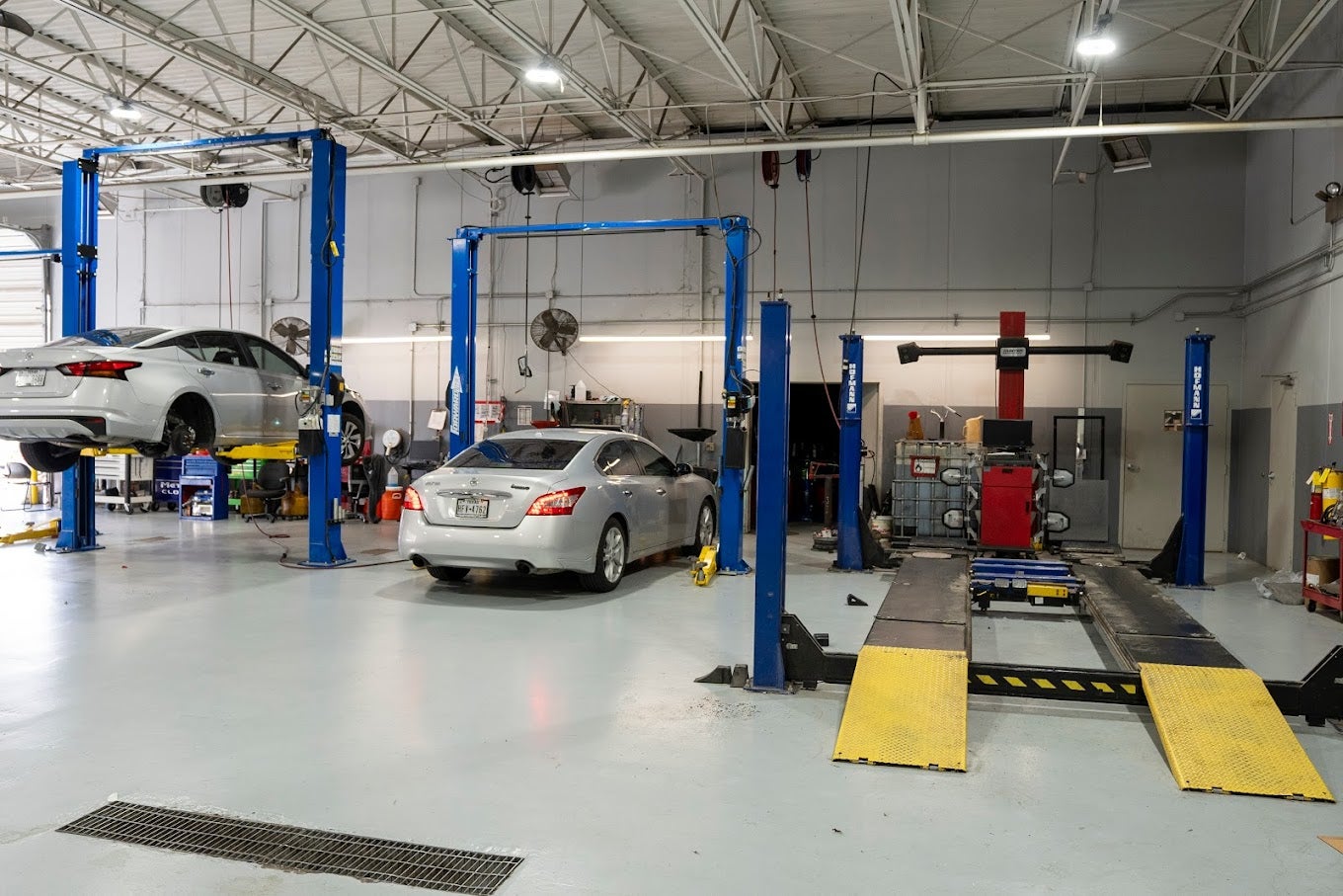 Platinum Nissan of Texoma Service Bay